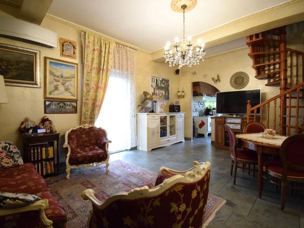 casa indipendente in vendita a Monza