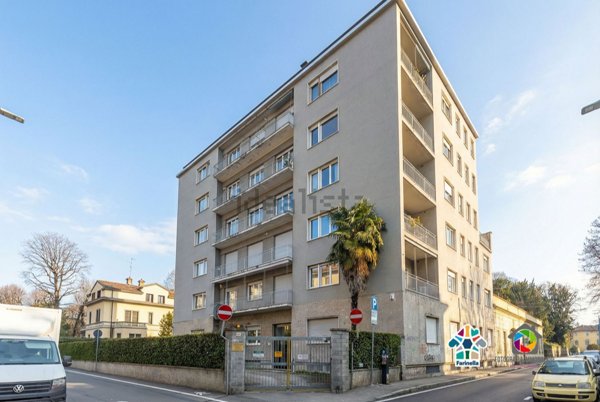 appartamento in vendita a Monza in zona Centro Storico