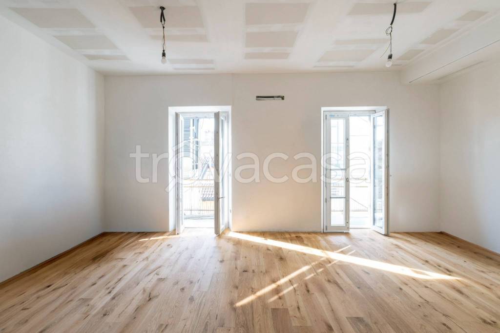 appartamento in vendita a Monza in zona Centro Storico