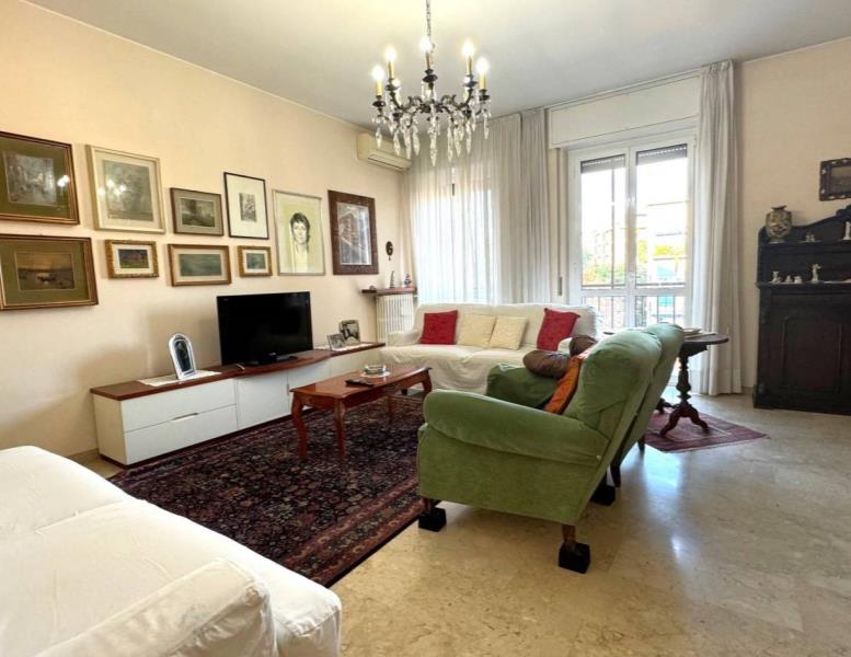 appartamento in vendita a Monza in zona Centro Storico