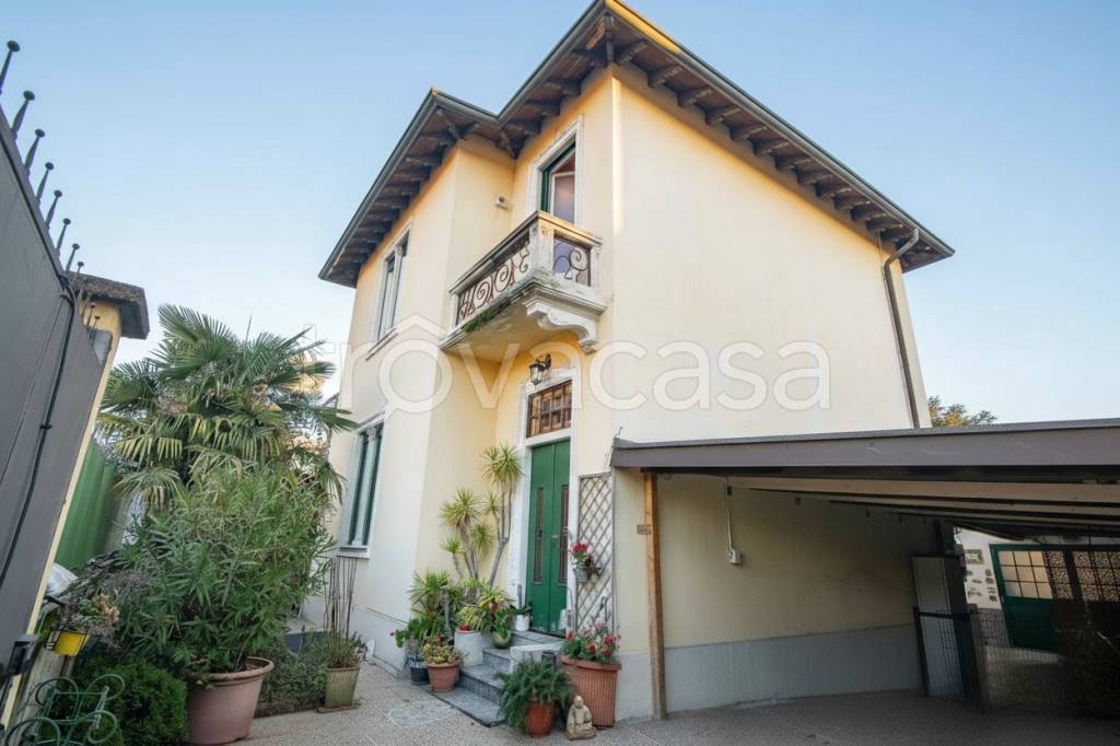 casa indipendente in vendita a Monza