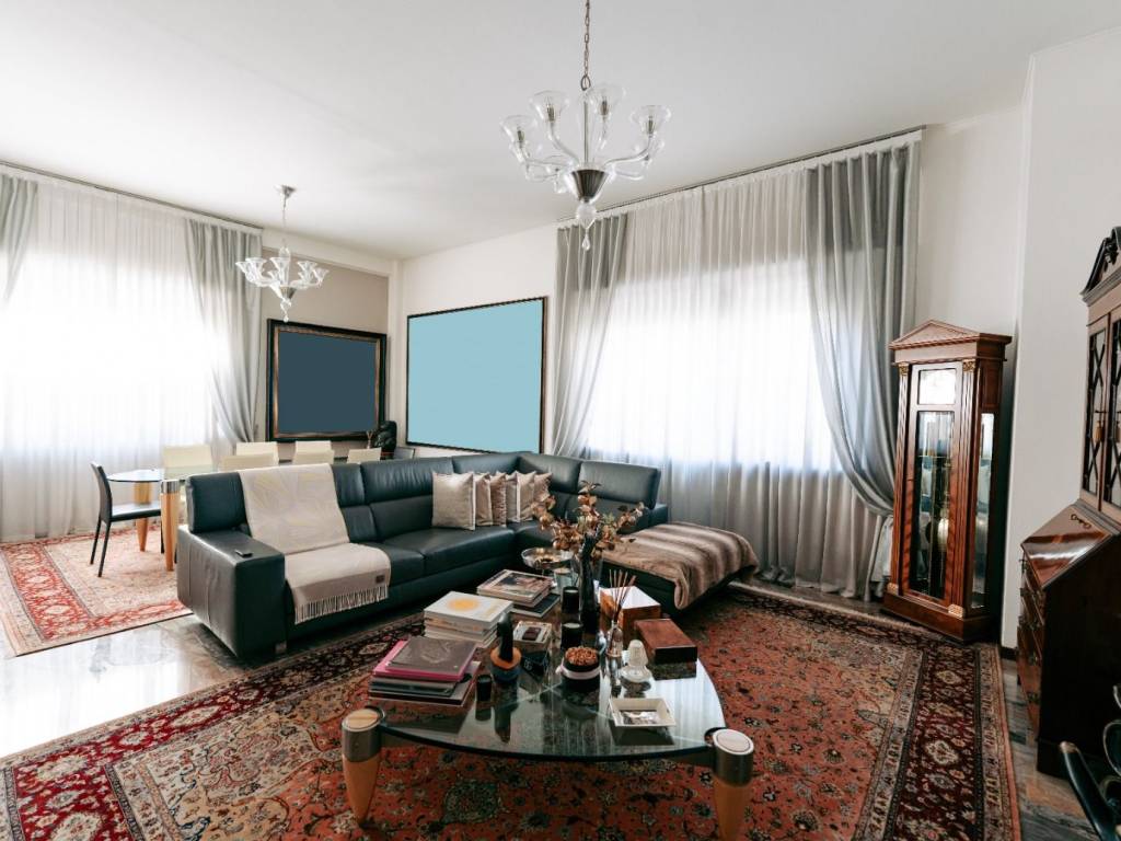 appartamento in vendita a Monza in zona Centro Storico