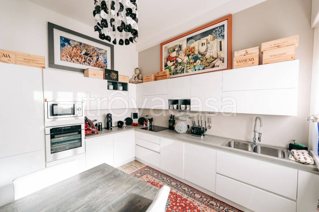 appartamento in vendita a Monza in zona Centro Storico