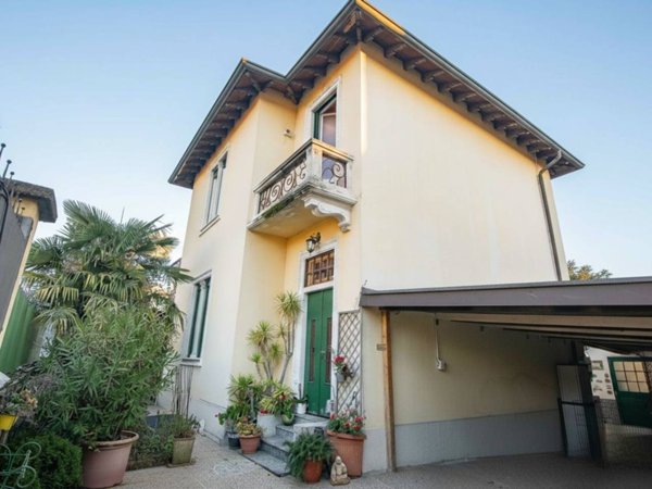 casa indipendente in vendita a Monza