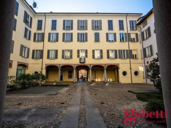 appartamento in vendita a Monza in zona Centro Storico