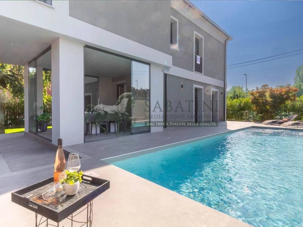 casa indipendente in vendita a Monza