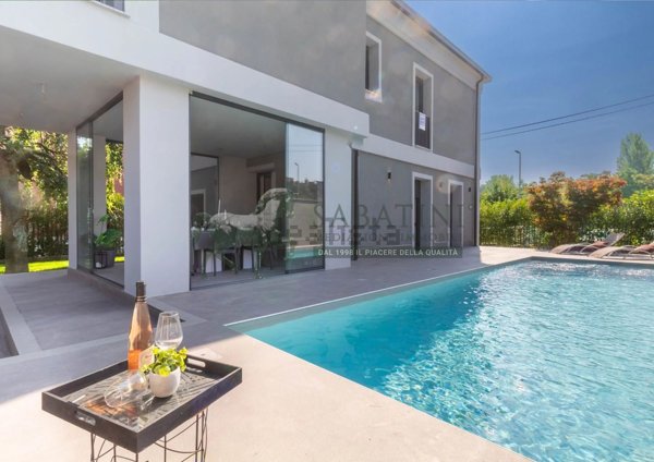 casa indipendente in vendita a Monza