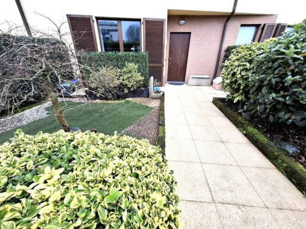 casa indipendente in vendita a Monza