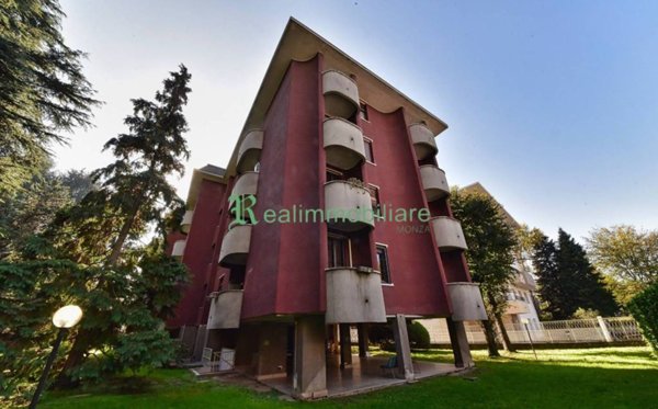 appartamento in vendita a Monza in zona Ospedale San Gerardo