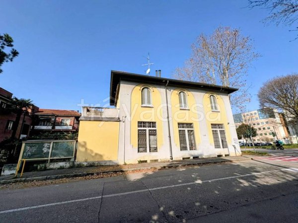 casa indipendente in vendita a Monza