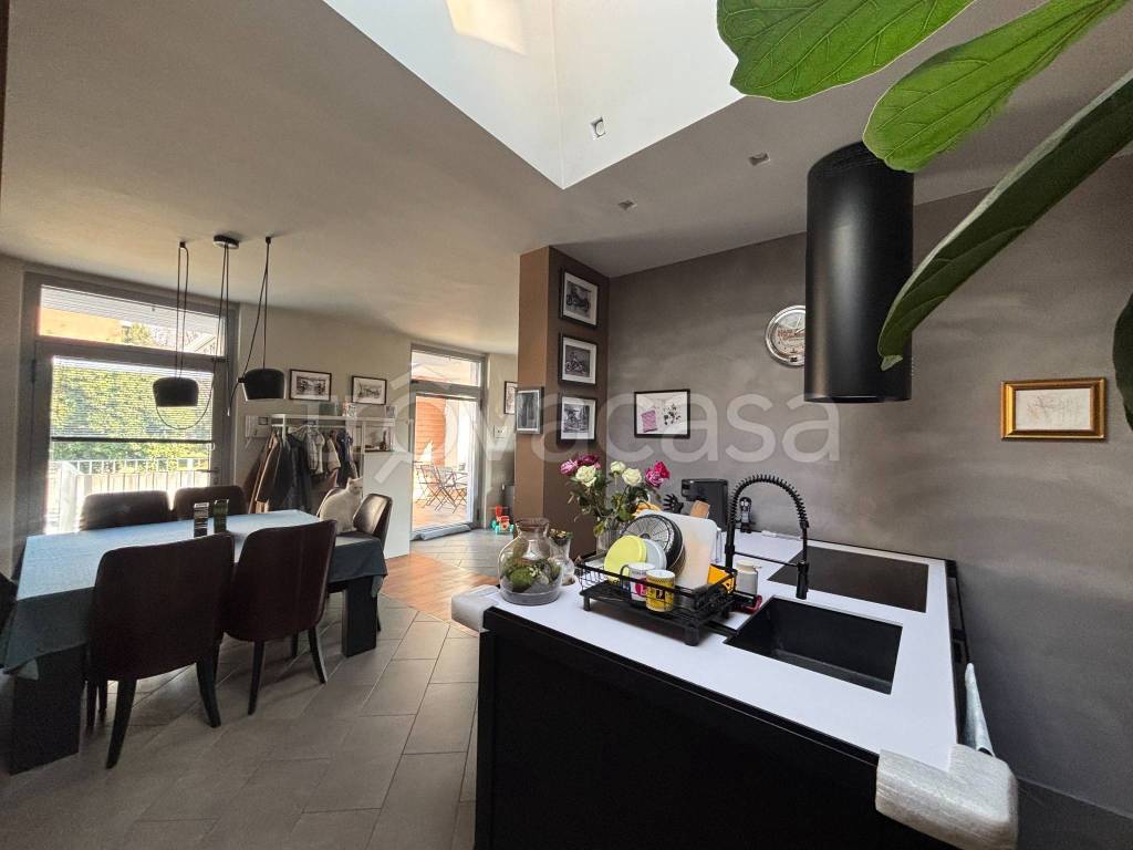 appartamento in vendita a Monza in zona Ospedale San Gerardo