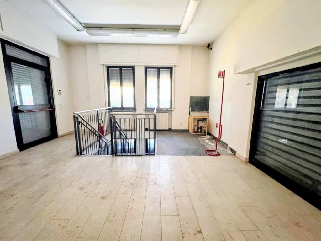 negozio in vendita a Monza