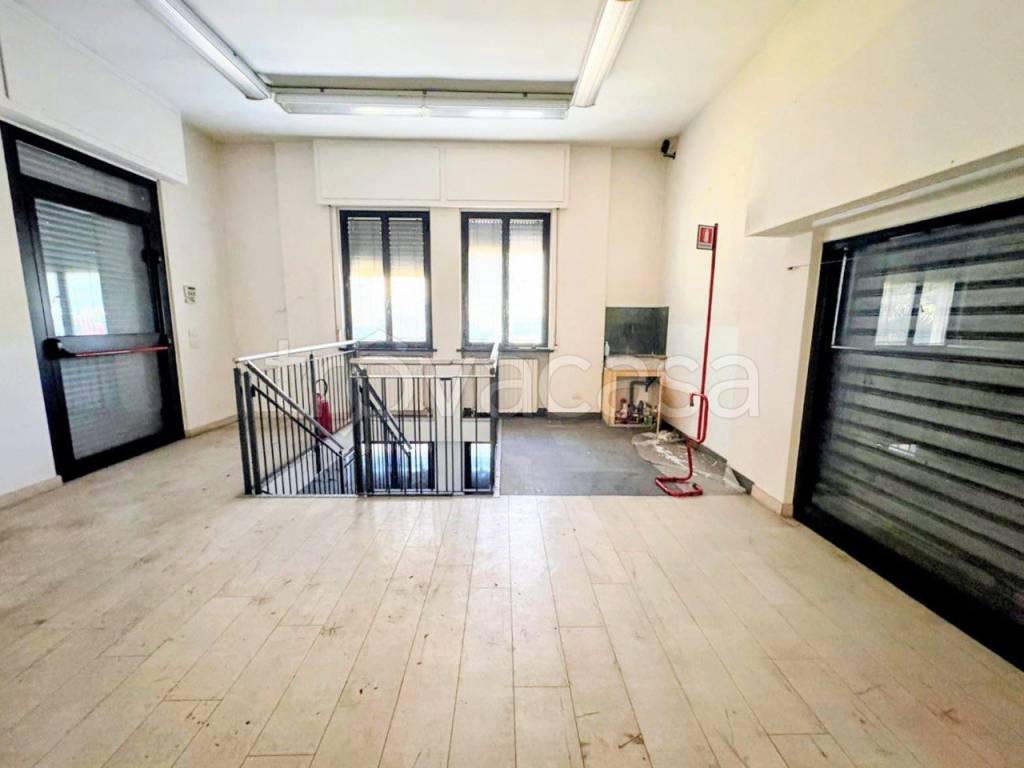 negozio in vendita a Monza