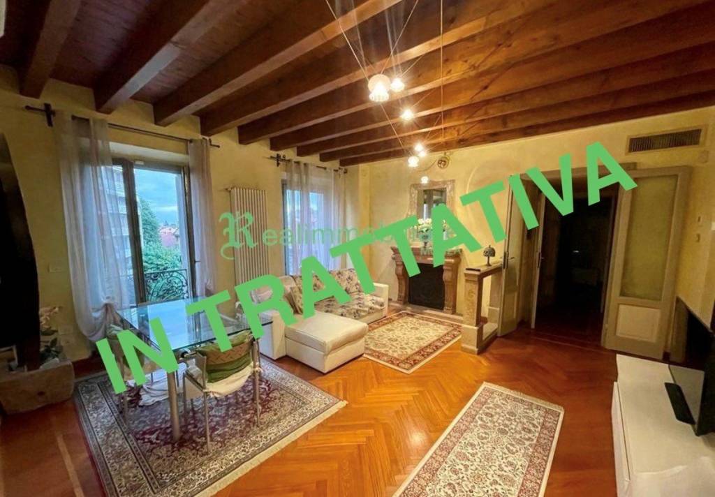 appartamento in vendita a Monza in zona Centro Storico