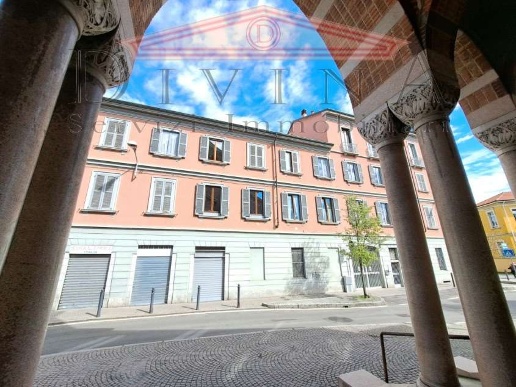 appartamento in vendita a Monza in zona Centro Storico