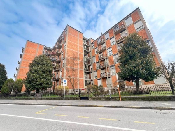 appartamento in vendita a Monza in zona Centro Storico