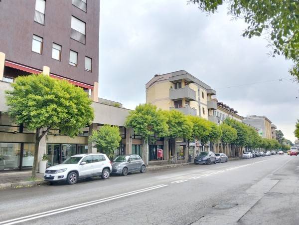 negozio in vendita a Monza