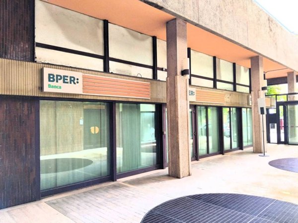 negozio in vendita a Monza