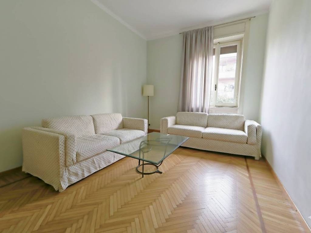 appartamento in vendita a Monza in zona Centro Storico