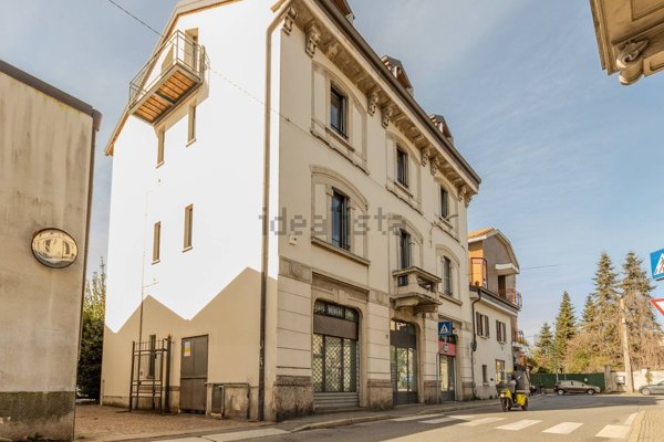 negozio in vendita a Monza