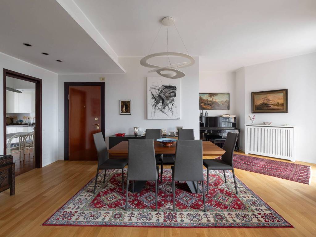 appartamento in vendita a Monza in zona Centro Storico