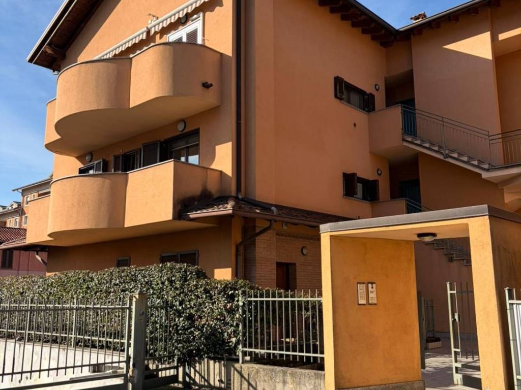 intera palazzina in vendita a Monza