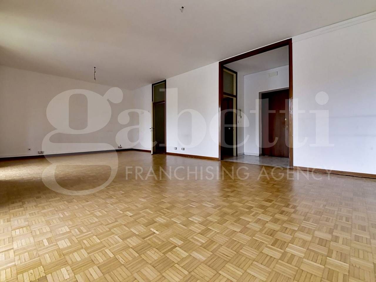 appartamento in vendita a Monza in zona Centro Storico