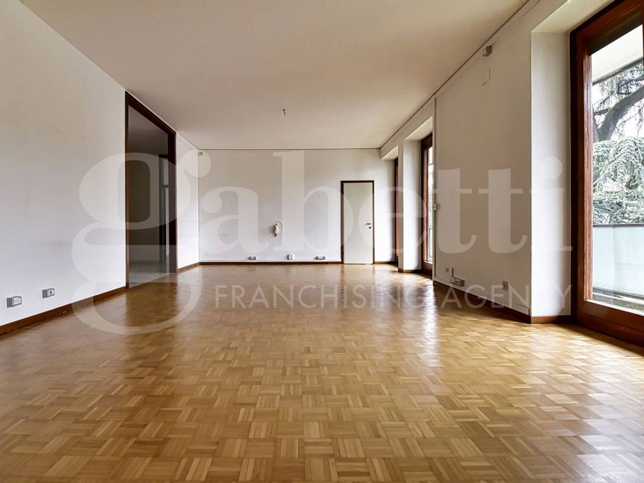 appartamento in vendita a Monza in zona Centro Storico