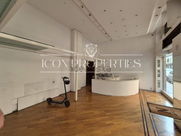 negozio in vendita a Monza