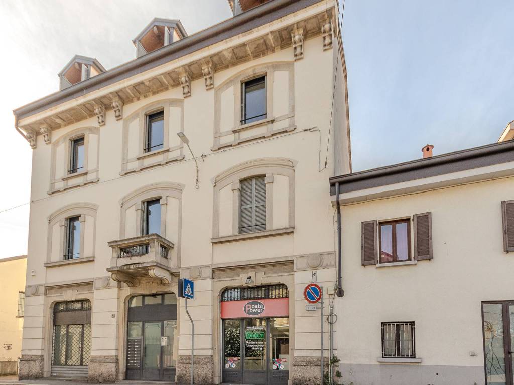 negozio in vendita a Monza