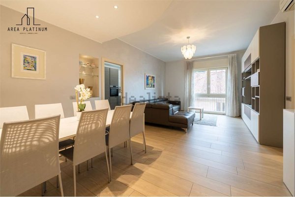 appartamento in vendita a Monza in zona Centro Storico