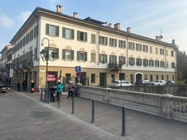 negozio in vendita a Monza