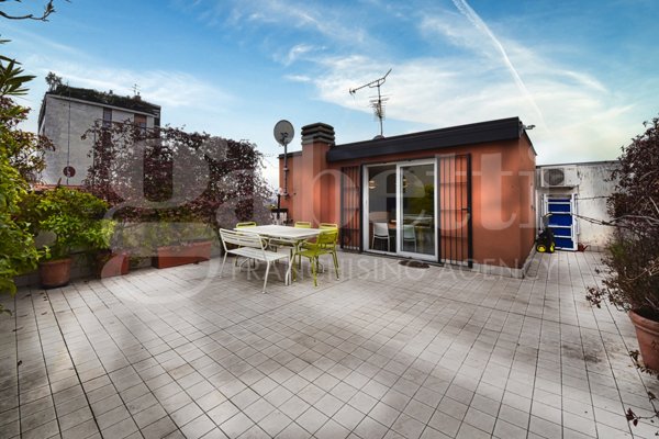 appartamento in vendita a Monza in zona Centro Storico