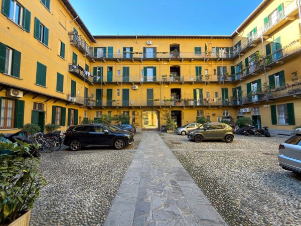appartamento in vendita a Monza in zona Centro Storico