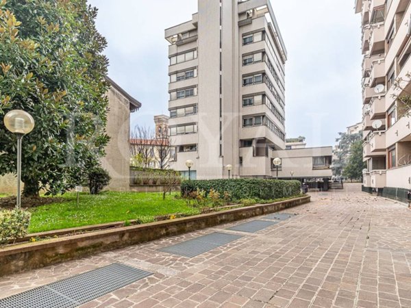 appartamento in vendita a Monza in zona Centro Storico