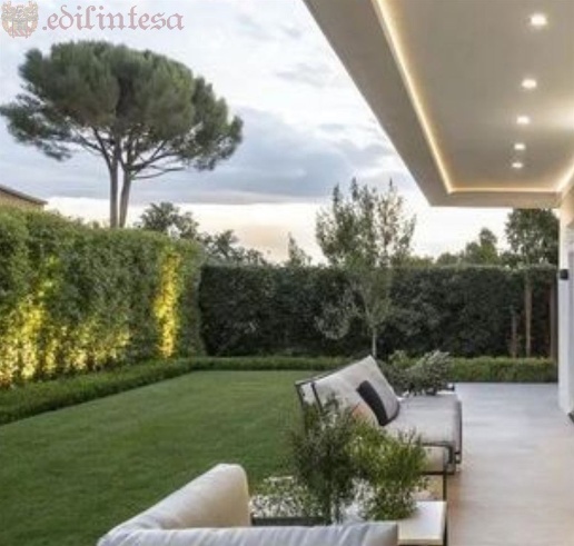 appartamento in vendita a Monza in zona Centro Storico