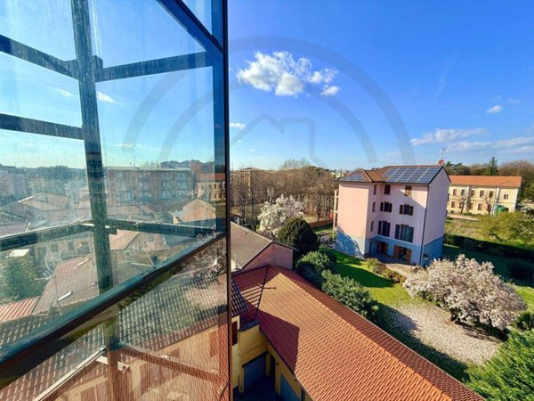 appartamento in vendita a Monza in zona Centro Storico