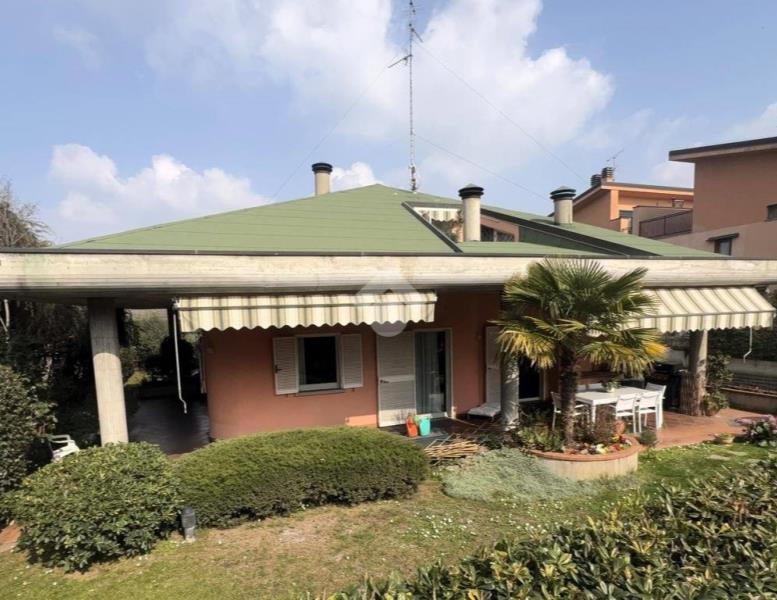 casa indipendente in vendita a Monza