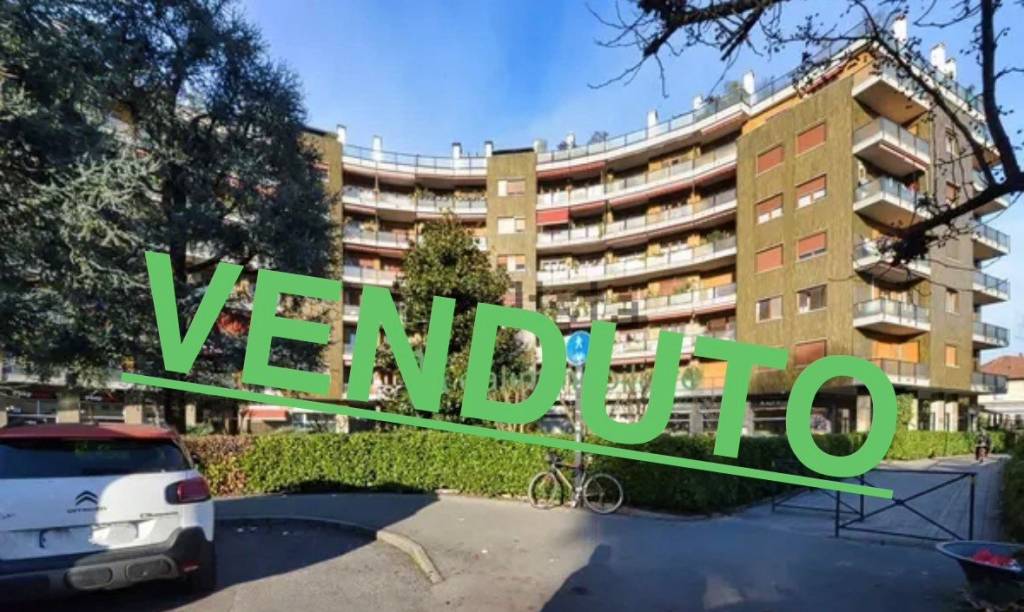 appartamento in vendita a Monza in zona Centro Storico