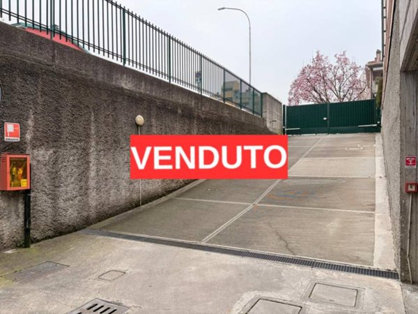 locale di sgombero in vendita a Monza