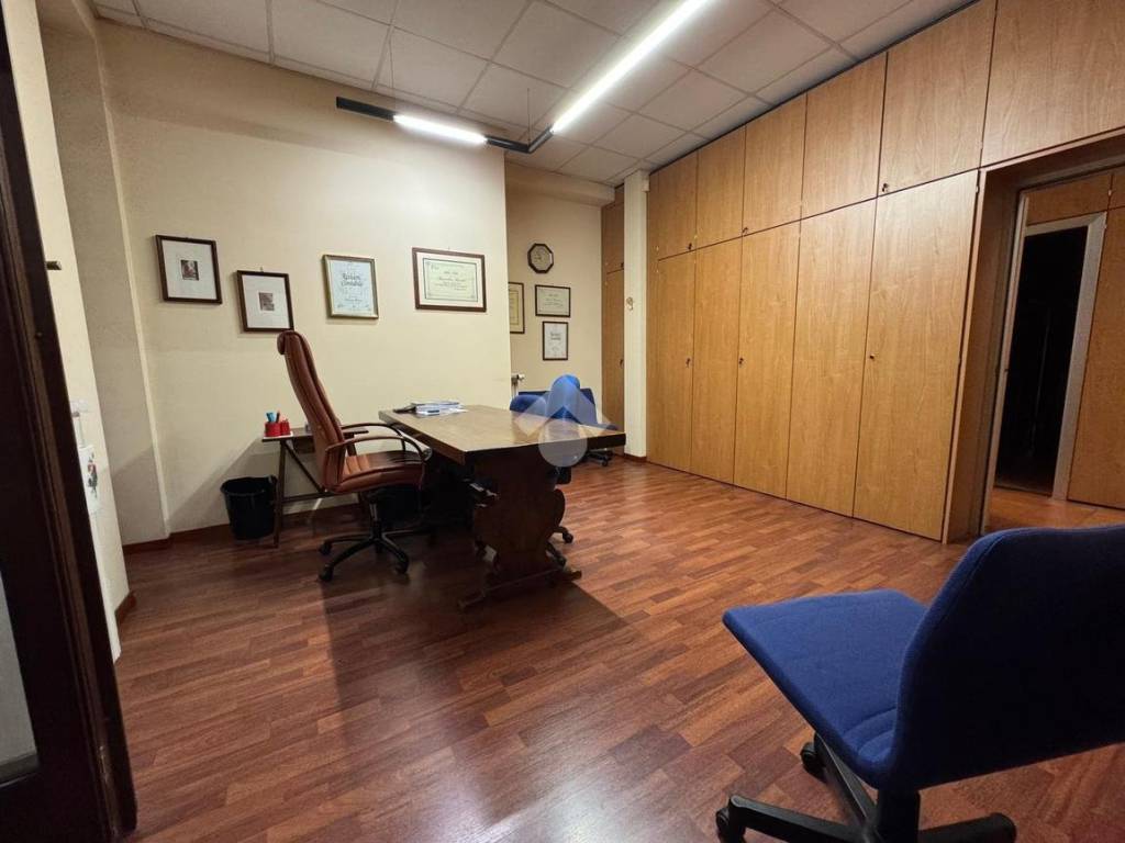 ufficio in vendita a Monza in zona Ospedale San Gerardo