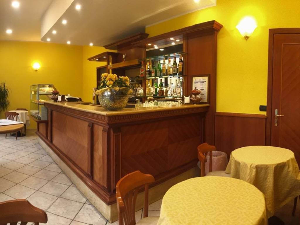 negozio in vendita a Monza