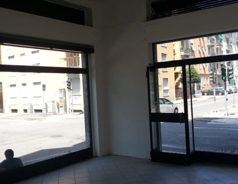 negozio in vendita a Monza