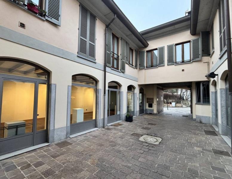 ufficio in vendita a Monza in zona Centro Storico