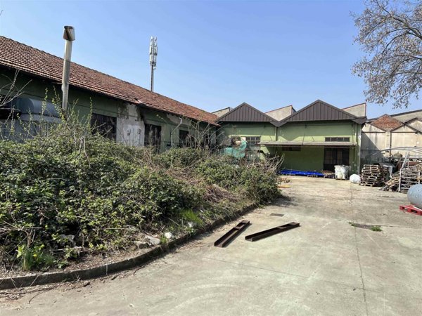 capannone in vendita a Monza