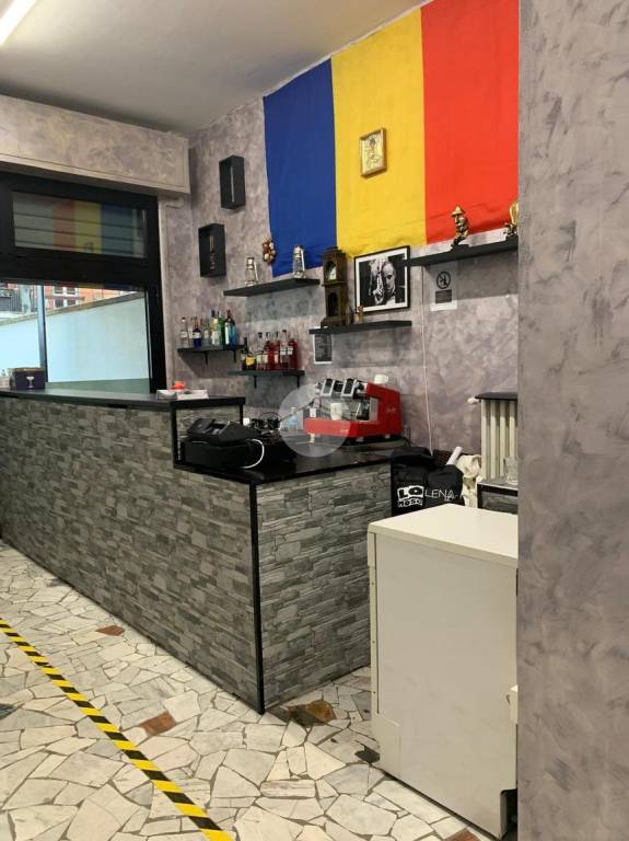 negozio in vendita a Monza