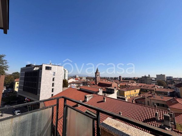 appartamento in vendita a Monza in zona Centro Storico