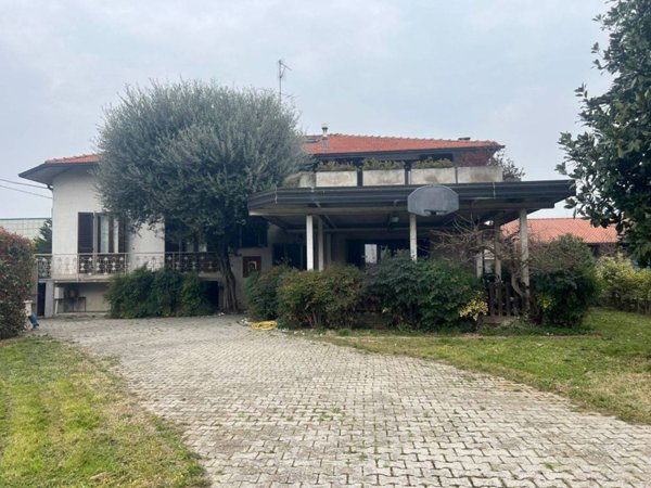 casa indipendente in vendita a Monza