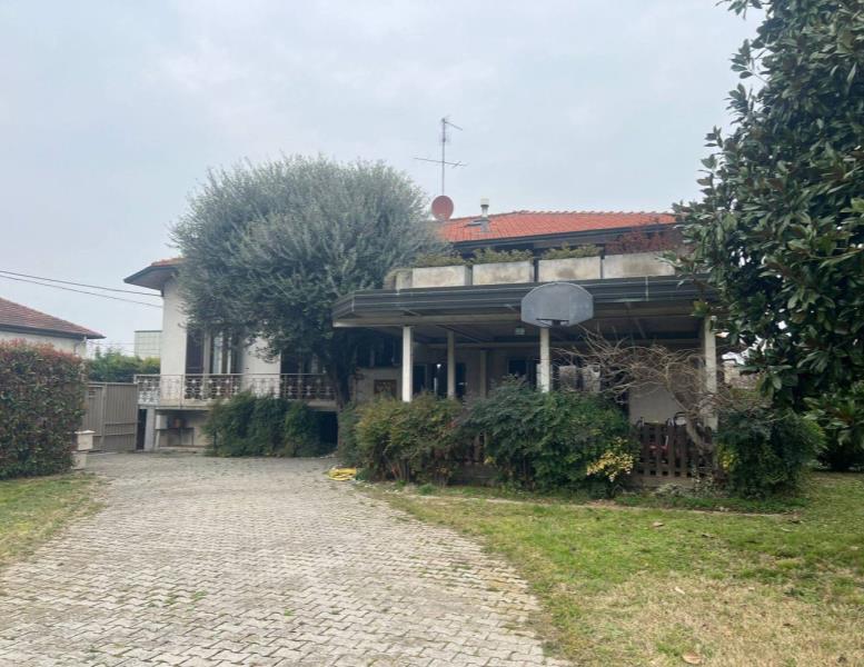 casa indipendente in vendita a Monza