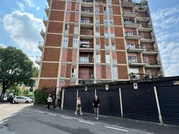 appartamento in vendita a Monza in zona Centro Storico